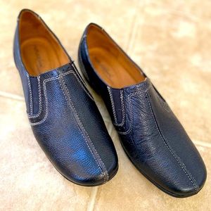 Naturalizer shoe loafers slip on